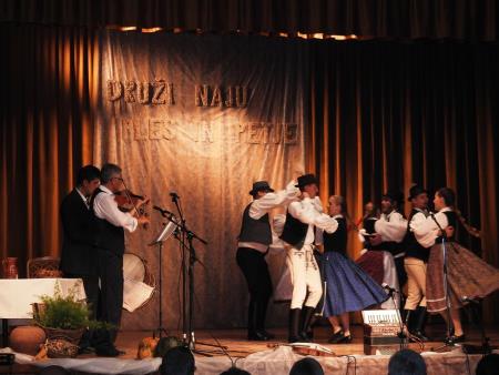 Prireditev Druži naju ples in petje z mednarodno udeležbo 79